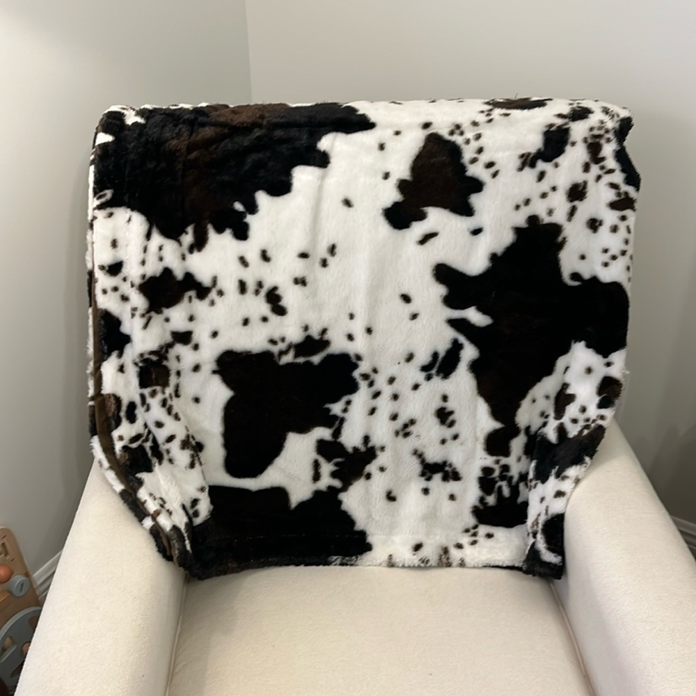 Cow print throw blanket